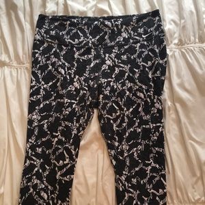 NEVER WORN Women’s Nike capri leggings